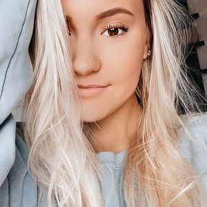 Meet your Posher, Deanna